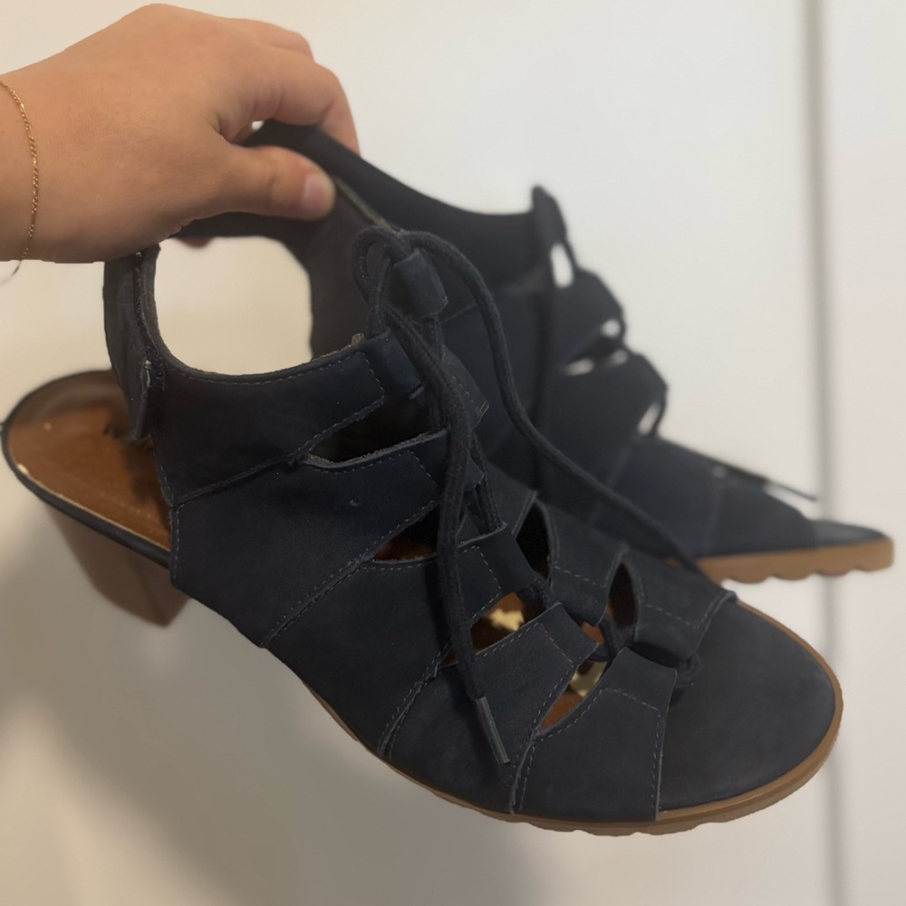 Walking Cradles Nola Navy Heeled Sandals Women's Size 8
